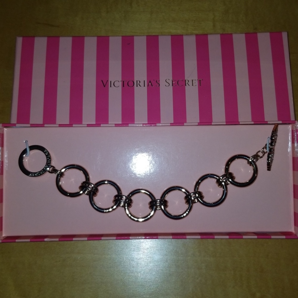 NWT Victoria's Secret bracelet